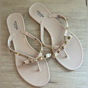 Steve Madden Studded Flip Flop Sandal - Nude - Size 7
